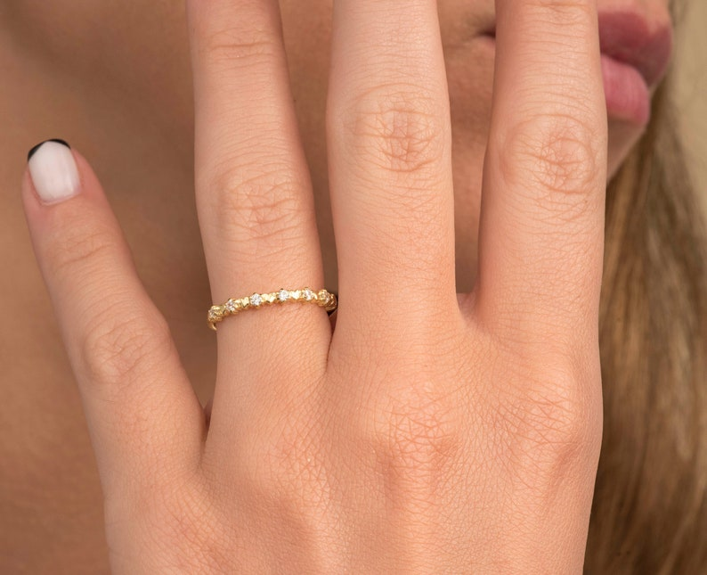 Simple Diamond Heart Engagement 14k Gold Ring