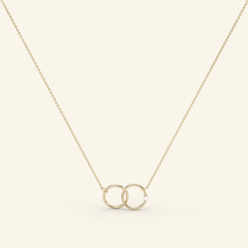 Interlocking Dainty Diamond Personalized Circle Necklace