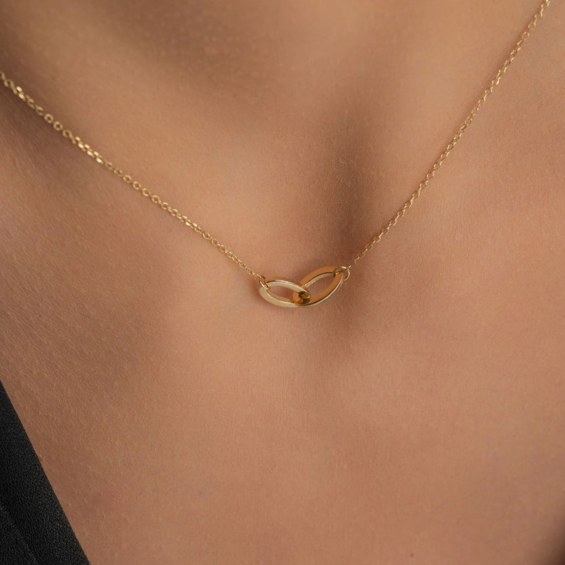 14K Solid Gold Interlocking Double Circle Necklace